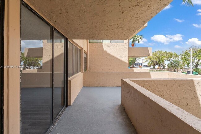 Building Photo - 10400 SW 108th Ave