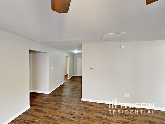 Building Photo - 928 Webb Dr