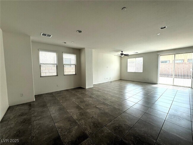 Building Photo - 2229 Mundare Dr