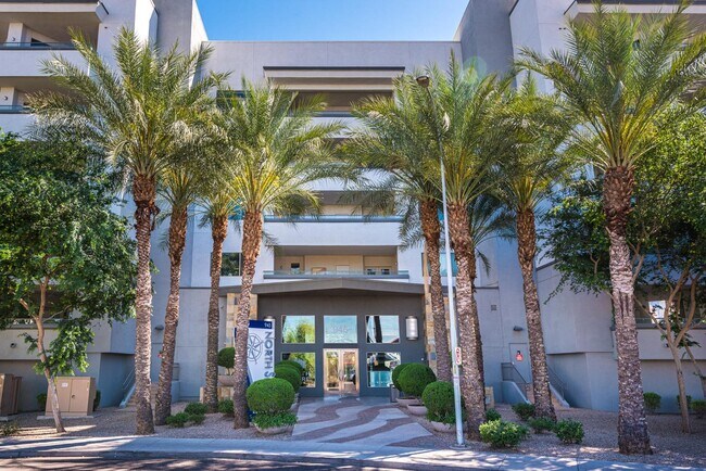 Building Photo - 945 E Playa Del Norte Dr