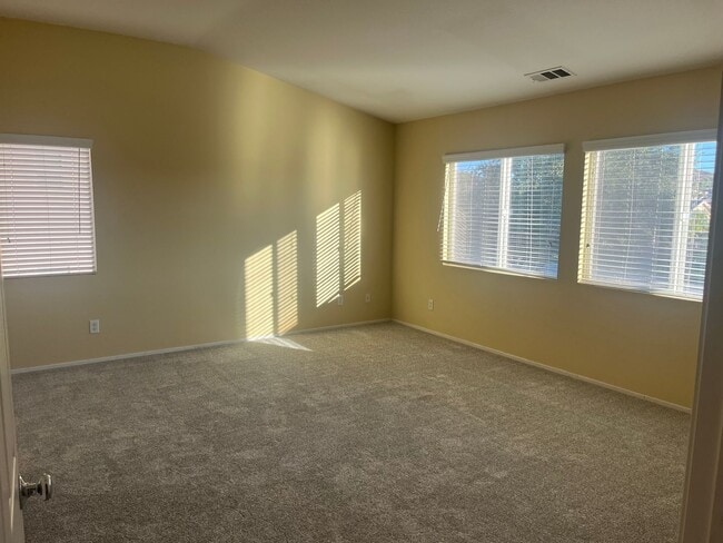Building Photo - Welcome to our Spacious 4 Bedroom in Menifee