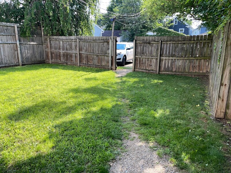 Building Photo - 1392 Summit St