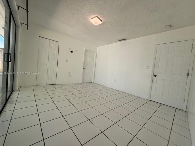 Building Photo - 3461 SW 154th Ct