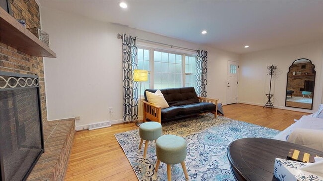 Building Photo - 3 bed, 2 bath single family home in Clemson - Great for students and families