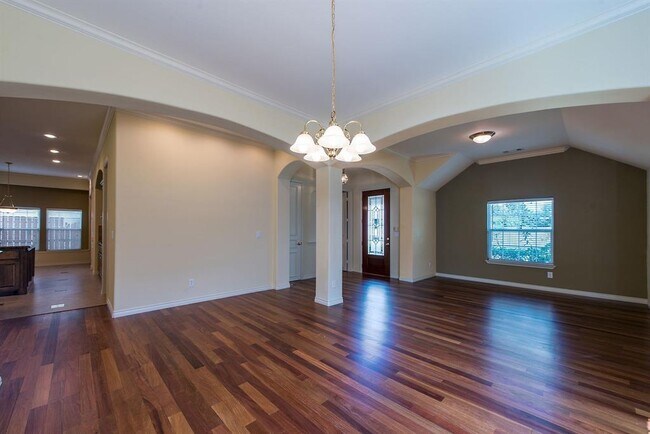 Building Photo - 15462 Mansion Woodland Dr