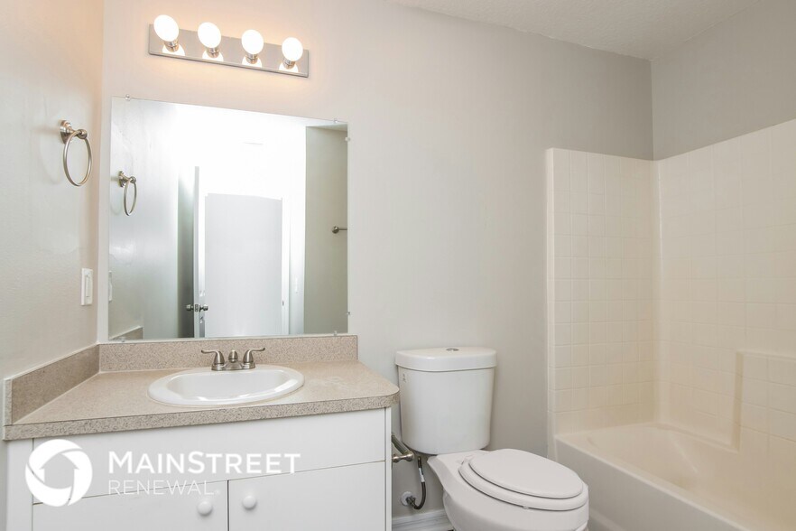 Building Photo - 2511 Palomar Ave SE