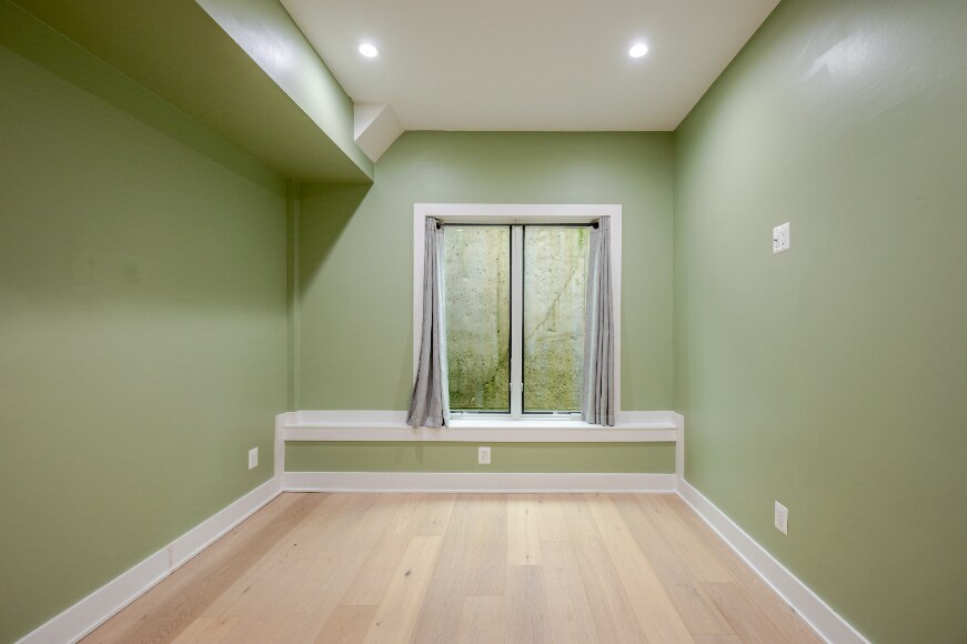 Building Photo - 1658 K St NE