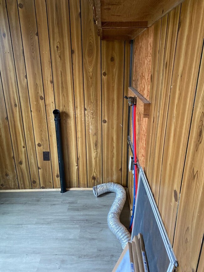 Building Photo - 137-137 Birkett St