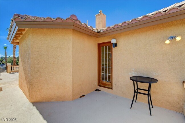 Building Photo - 2707 Mallard Landing Ave