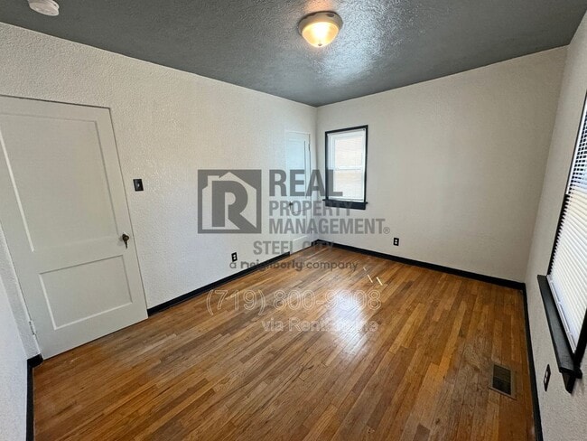 Building Photo - 812 Jackson St