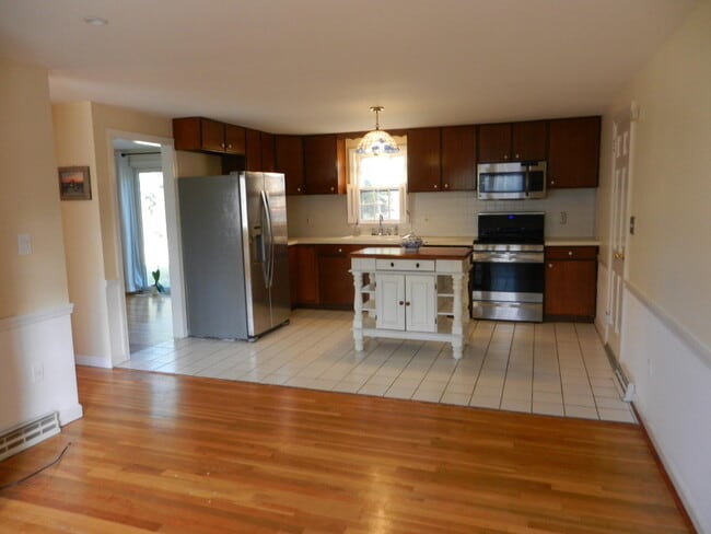 Building Photo - 16 Musket Ln