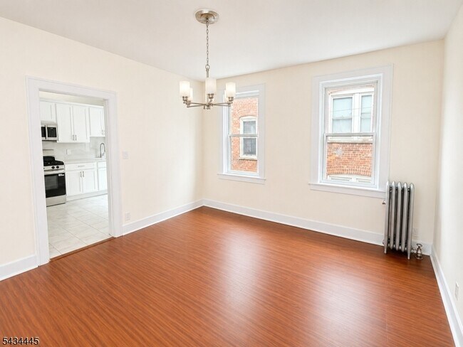 Building Photo - 137 Hammond Ave