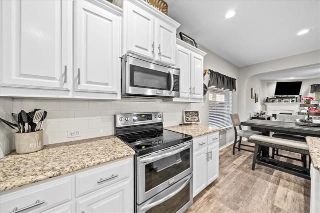 Building Photo - 2412 Lighthouse Dr