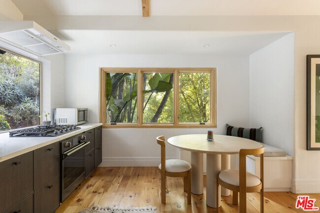 Building Photo - 2936 La Castana Dr