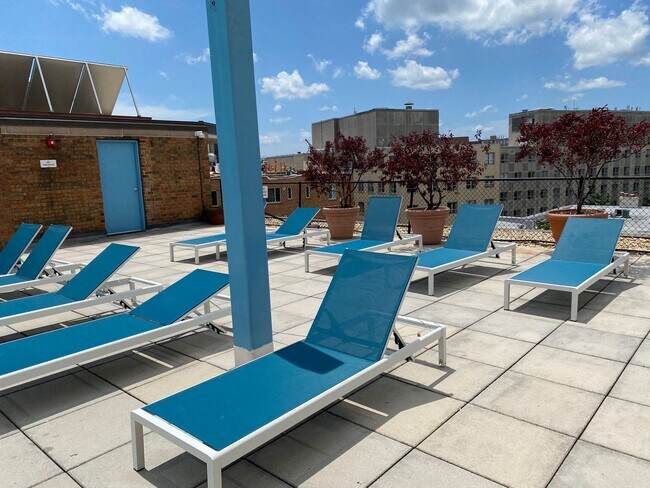 Building Photo - Efficiency close to Dupont Circle