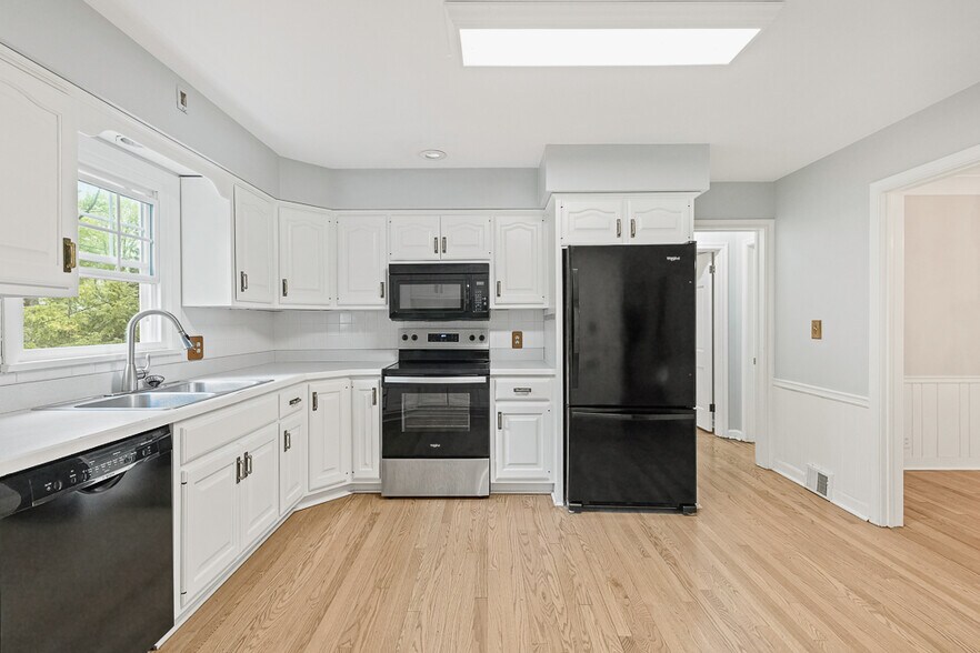 Building Photo - 38 W Case Dr