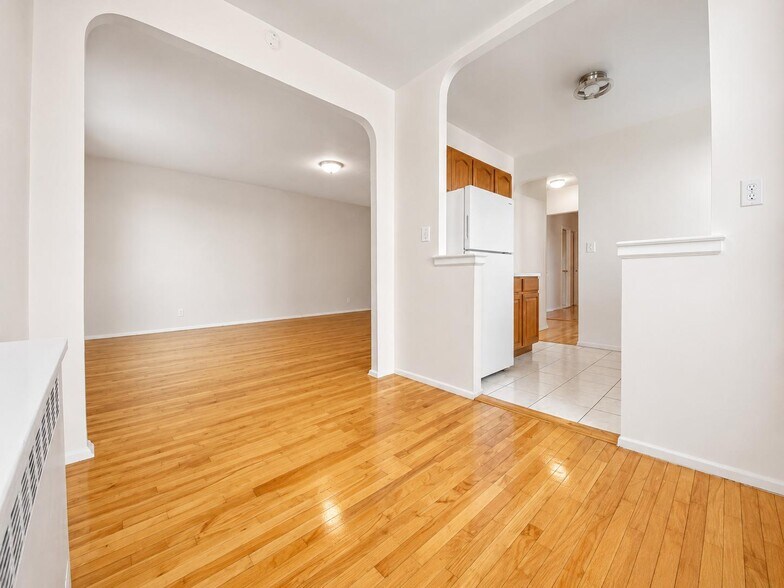 Building Photo - 500 Kappock St
