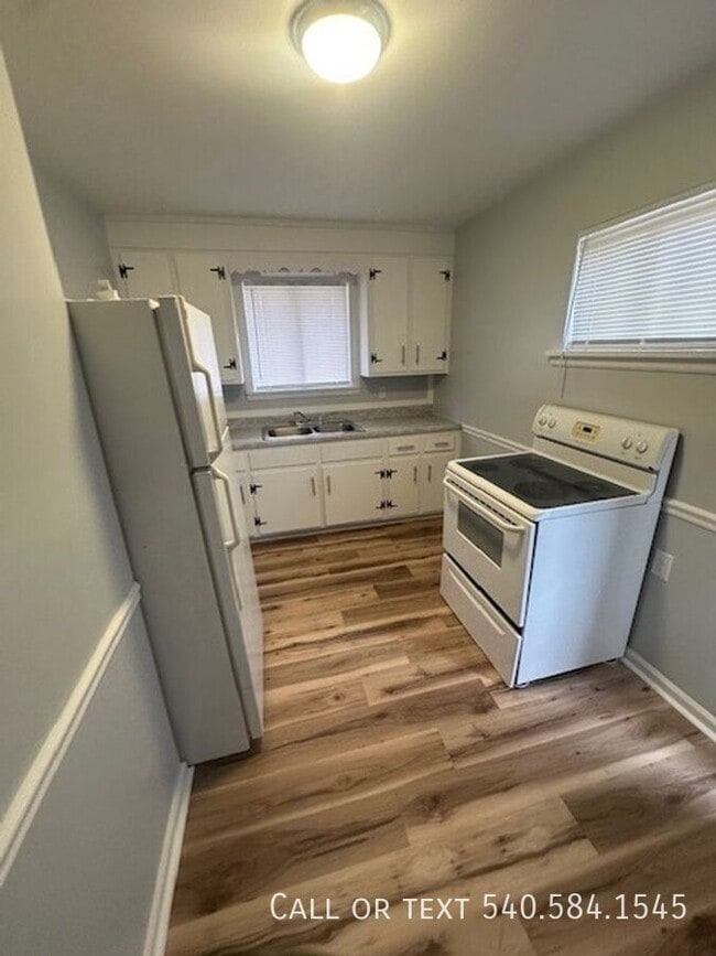 Building Photo - 517 S Maple St