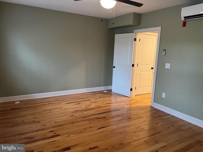 Building Photo - 235 Pine St