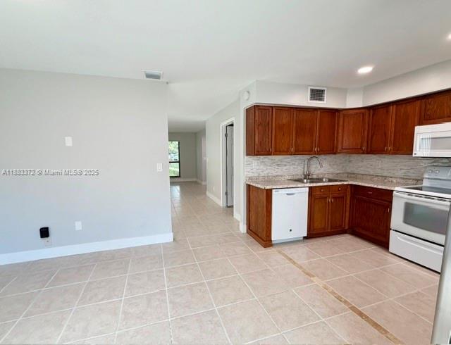 Building Photo - 811 Sandtree Dr