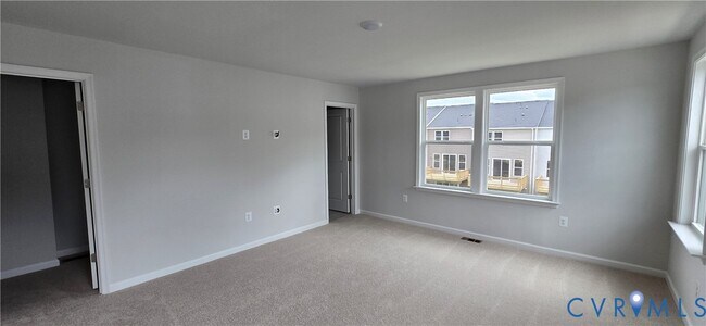 Building Photo - 567 Sybil St