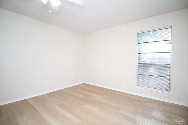 Building Photo - 3231 Palmdale Ave