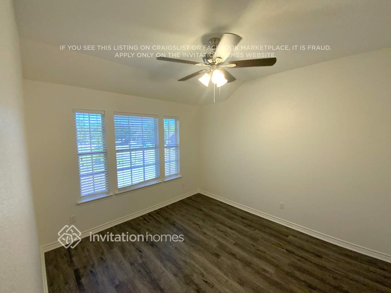 Building Photo - 700 Bur Oak Dr