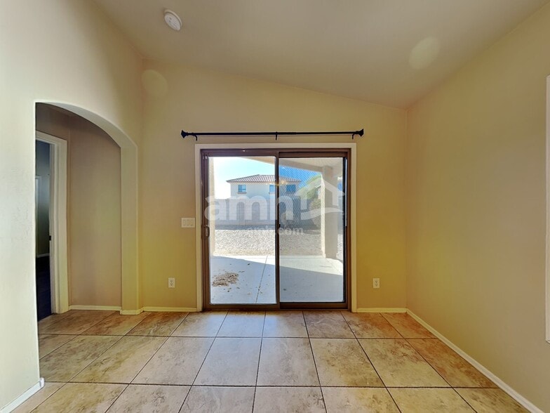 Building Photo - 16547 W Desert Bloom St