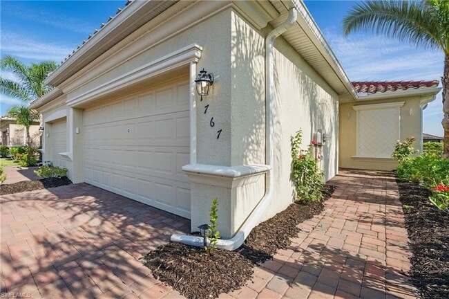Building Photo - 1767 Alameda Dr