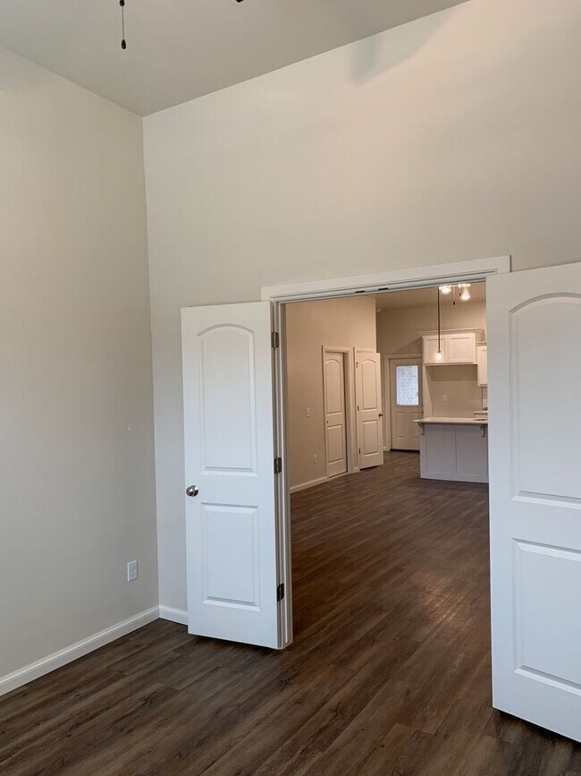 Building Photo - 3 bedroom, 3 bathroom, 2 car garage with a study in Gated Neighborhood