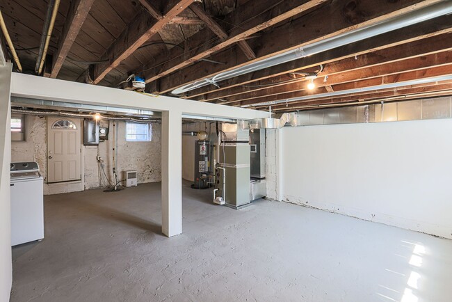 Building Photo - 5662 Kavon Ave