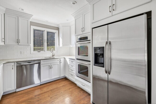 Building Photo - 41 Butternut Ln