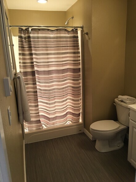 Building Photo - 7720 S Macadam Ave