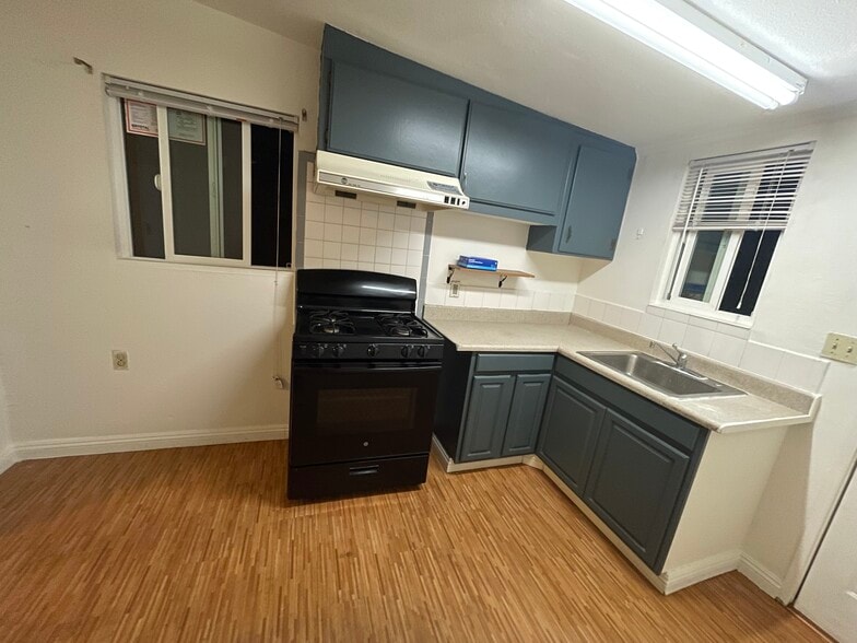 Building Photo - 8832 Mission Dr