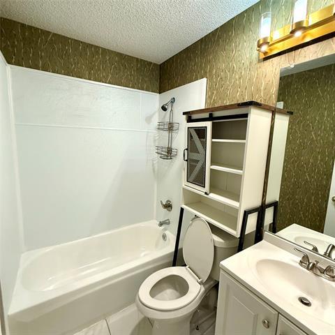 Building Photo - 3047 Renaissance Ct