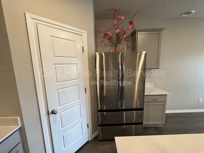 Building Photo - 2748 Alice Dr