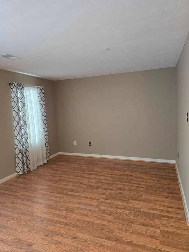Building Photo - 5621 Queen Anne Ct
