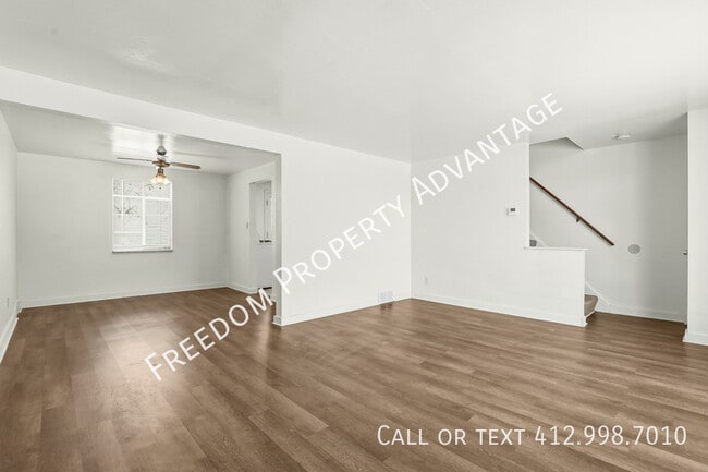 Building Photo - 3396 Columbia Dr