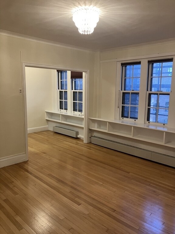 Building Photo - 988 Memorial Dr