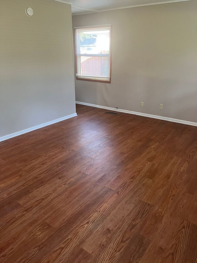 Building Photo - Single Family Home - WALKING DISTANCE TO PURDUE UNIVERSITY