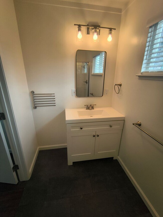 Building Photo - 3BED/2BATH Single Family Home Located in Desirable San Pablo, Ca. With Beautiful Ocean Front View!!