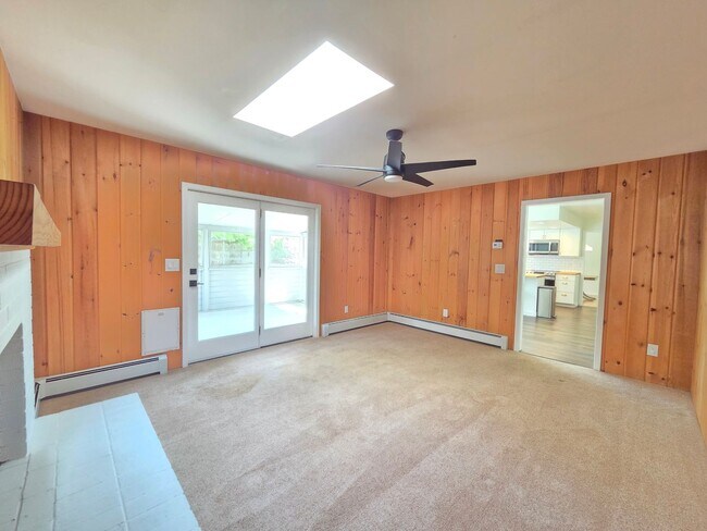 Building Photo - $3,050 - 4 Bed / 2.5 Bath Beautiful Home in Upper South Hill