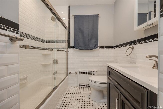 Building Photo - 485 Mineola Blvd