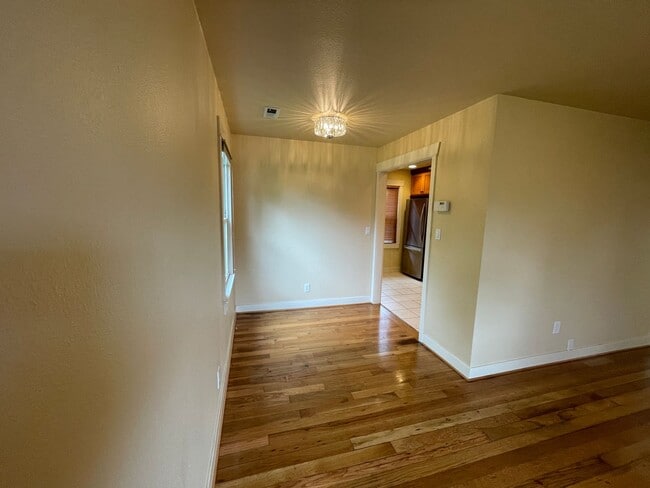 Building Photo - Beautiful 2 Bedroom Home on Spacious Corner Lot