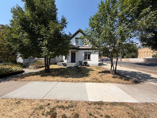 Building Photo - 660 23rd St