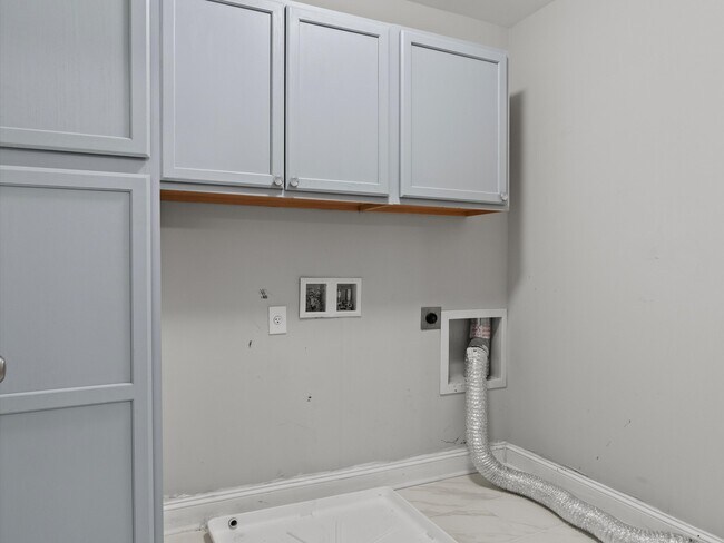 Building Photo - 114 Summer Pointe Ln NW