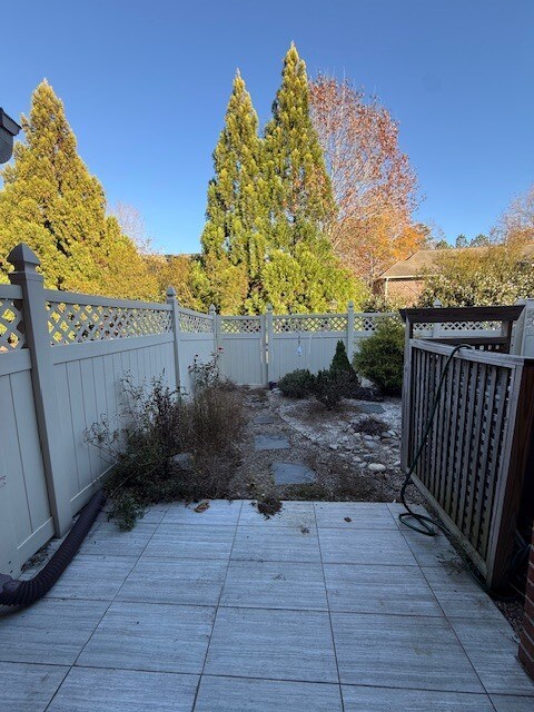 Building Photo - 853 Jarman Dr