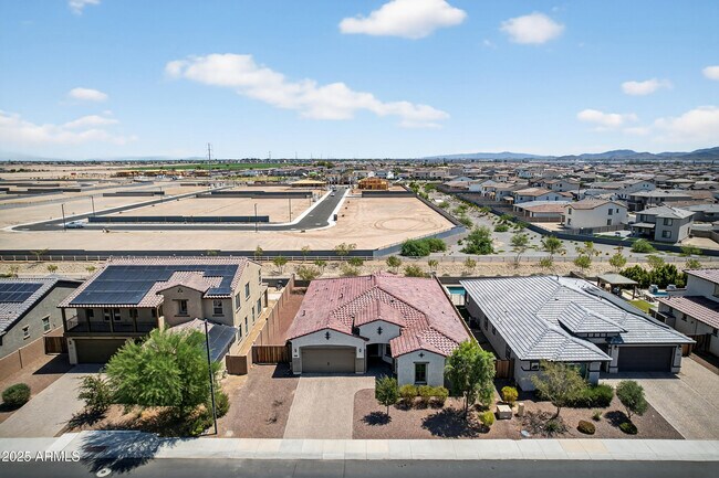 Building Photo - 3405 S 183rd Dr