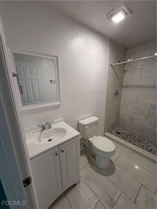 Building Photo - 1171 Laurel Dr