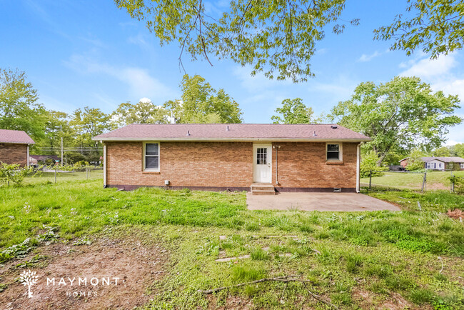 Building Photo - Charming 3 Bedroom in Clarksville